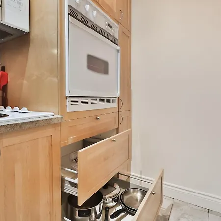 Stunning Condos On St Denis Montreal Exterior photo
