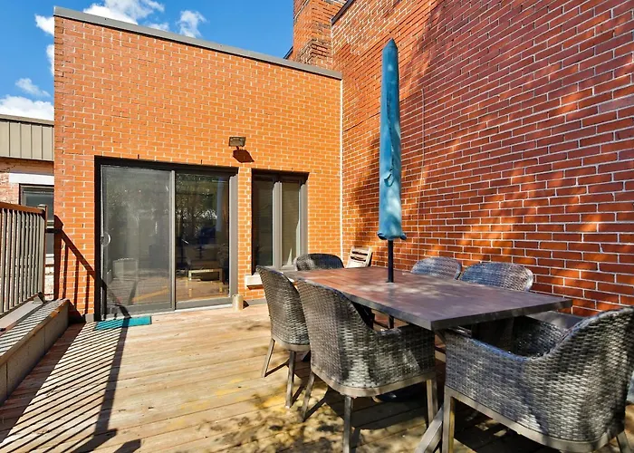Stunning Full Apartments - On The Famous St Denis Street - Near Metro